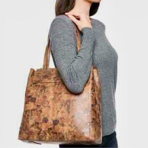 NWOT Frye Large Charlie Tote Shoulder Bag Floral Print on Brown Leather Pockets